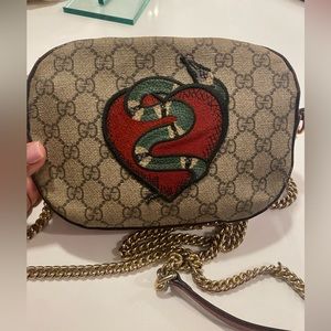 100% Authentic Limited edition Gucci Supreme Heart snake purse
